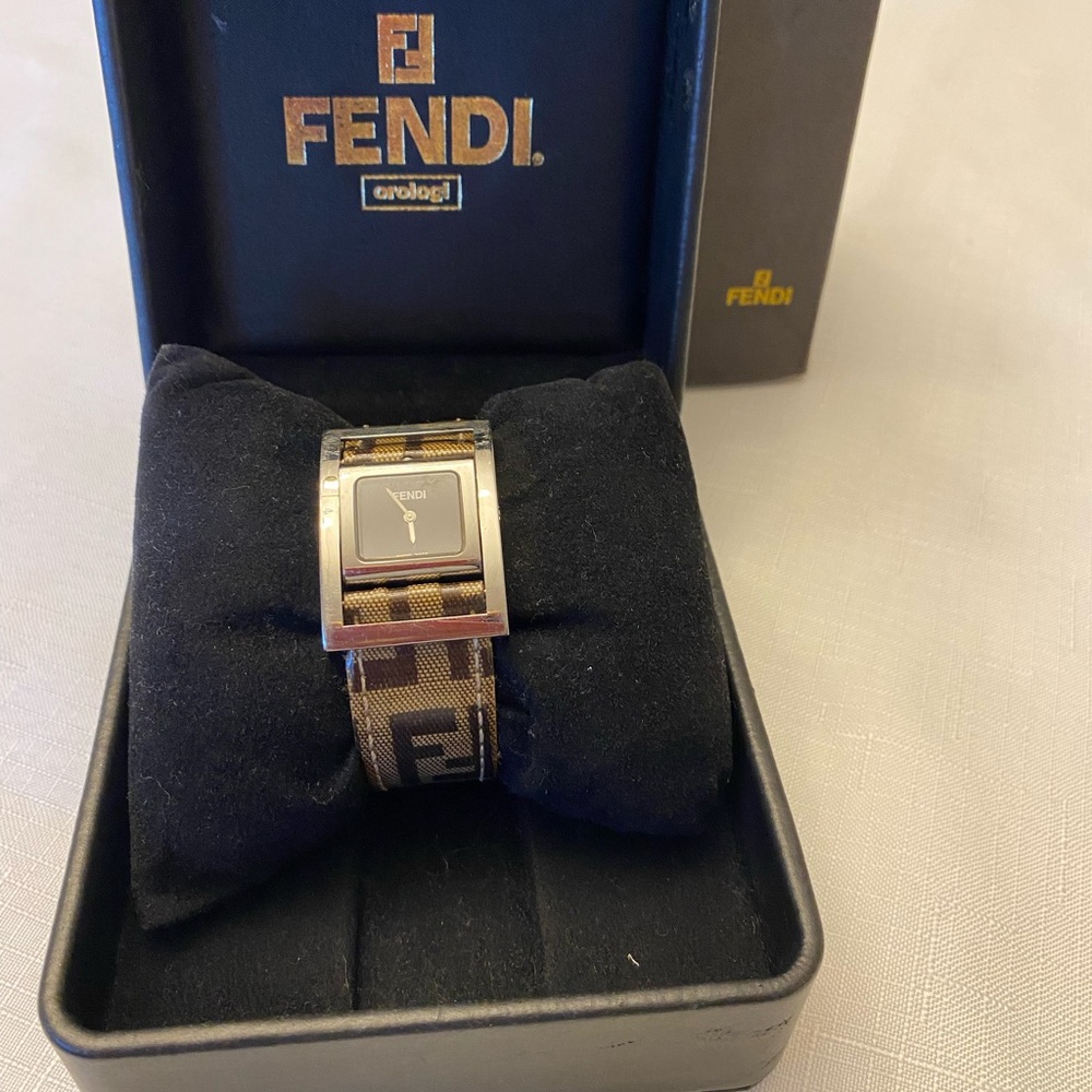 Fendi logo leather watch with case & box